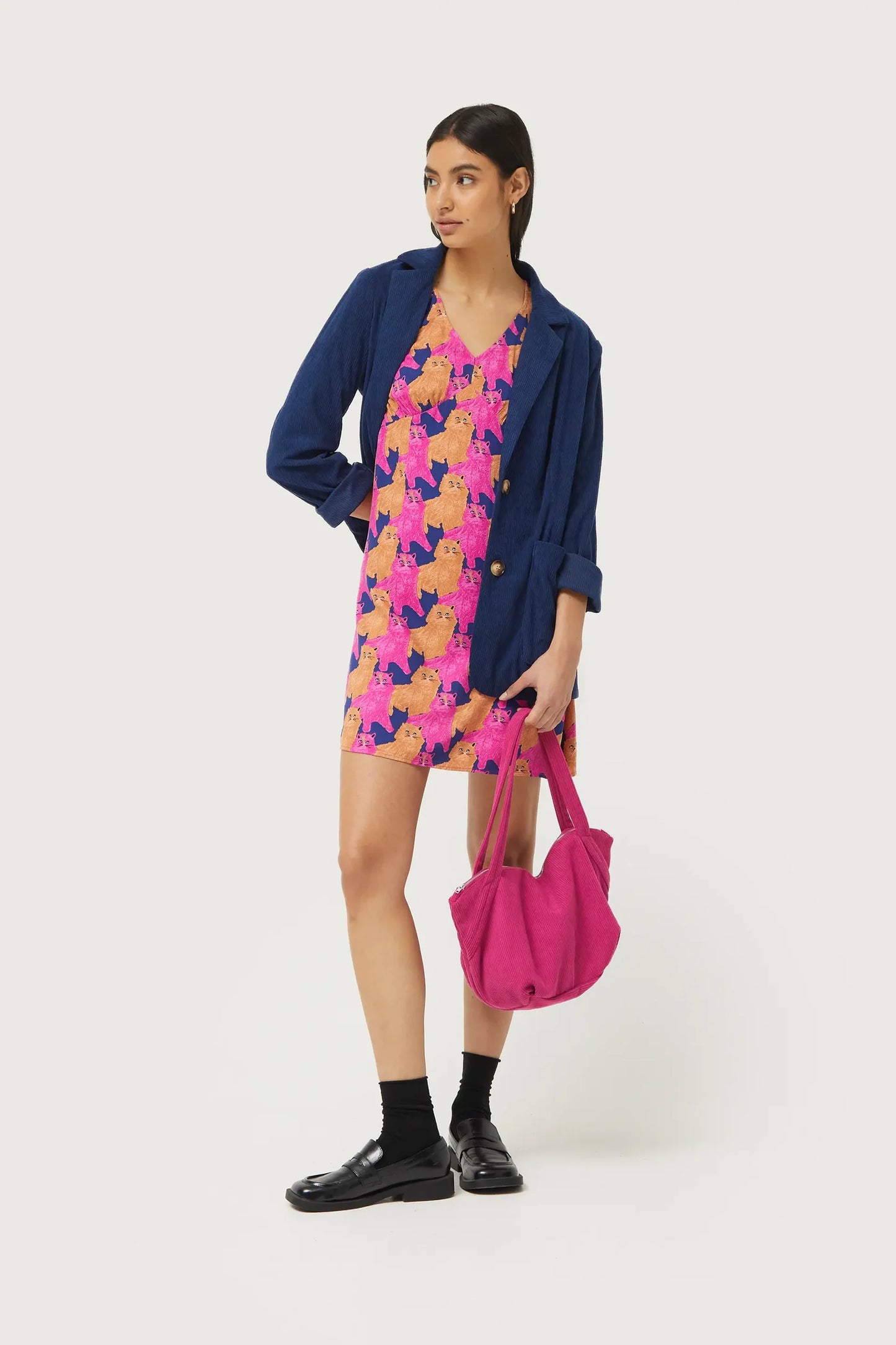 Vestido corto con estampado de gatos