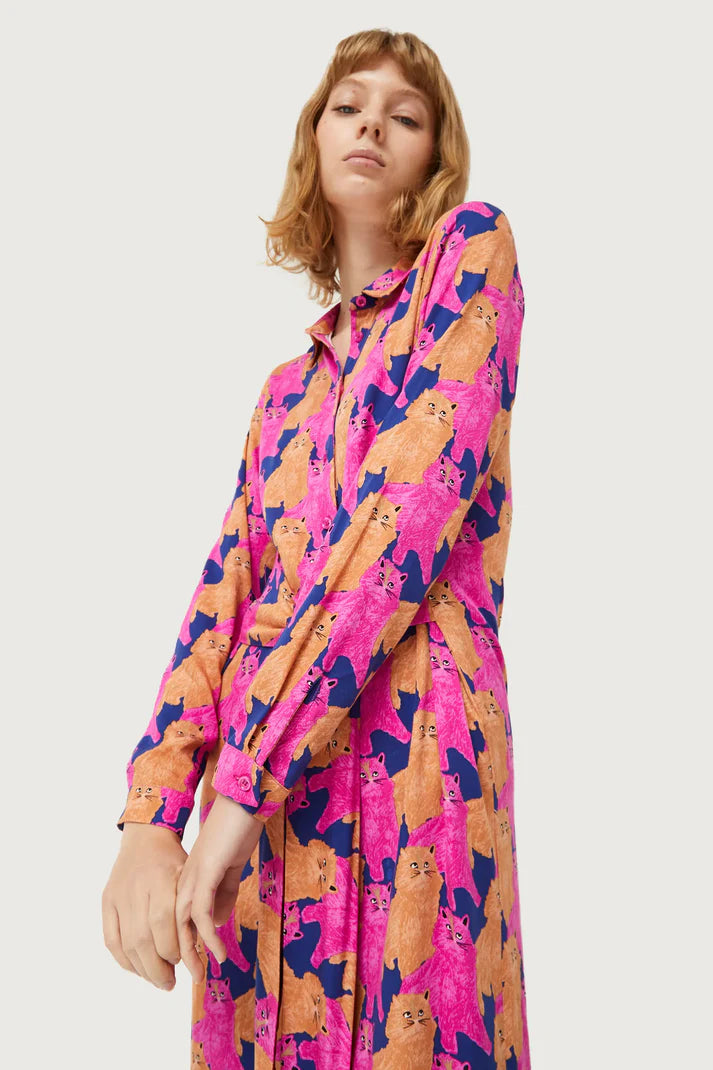 Vestido midi camisero con estampado de gatos