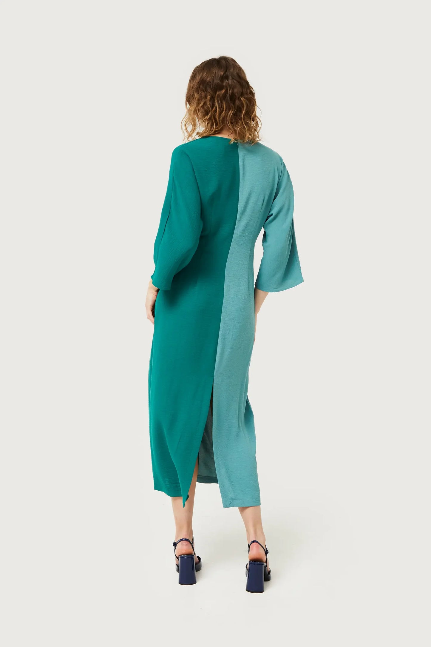 Vestido largo drapeado verde y azul