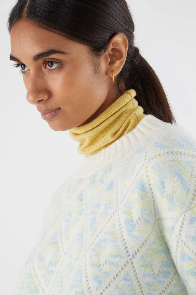 Jersey de punto jacquard con rombos azules